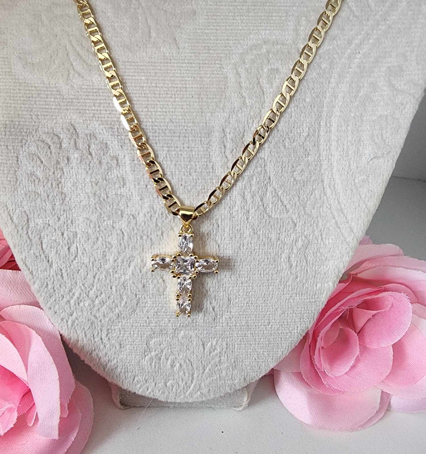 CROSS WITH CHAIN