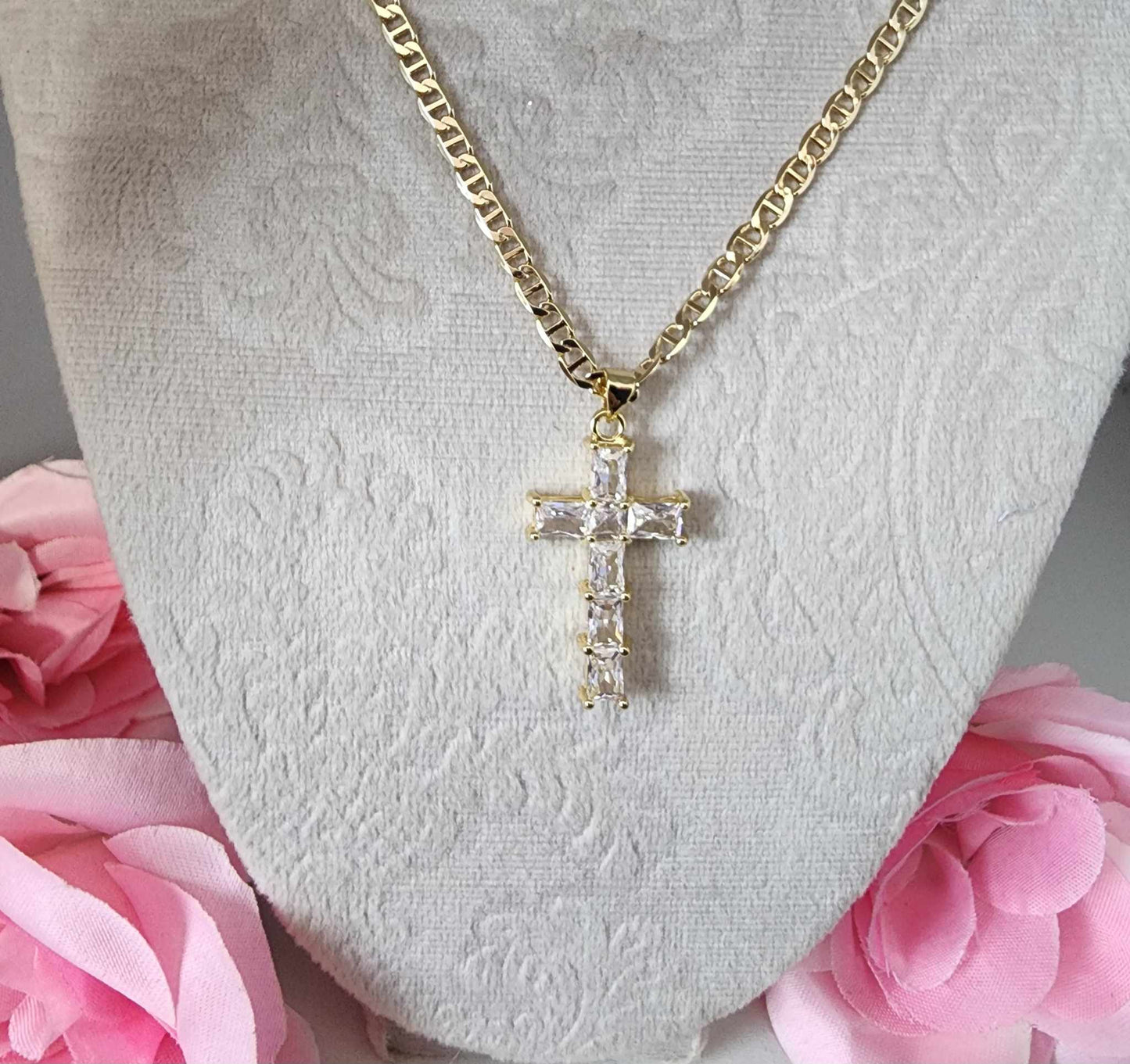 CROSS WITH CHAIN